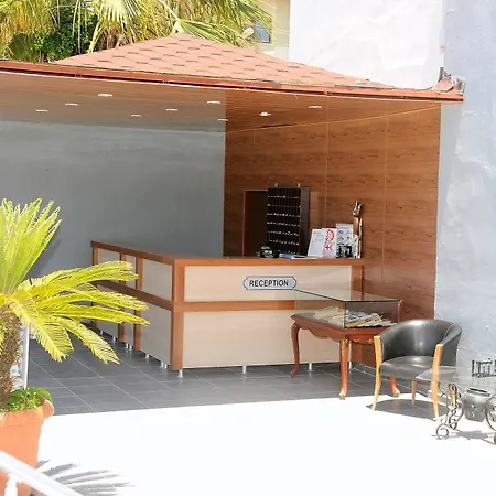 Midnight Sun Hotel 3*